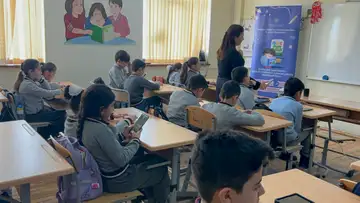 “İbtidai sinif şagirdlərinin ingilis dili biliklərinin əyləncəli şəkildə təkmilləşdirilməsi” layihəsi üzrə dərslər davam edir